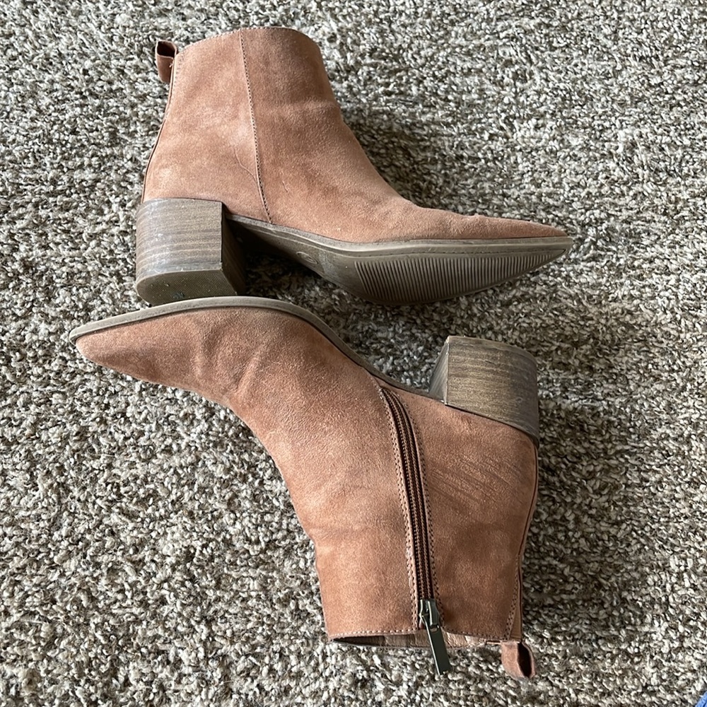 Universal Thread Booties - Picture 3 of 7
